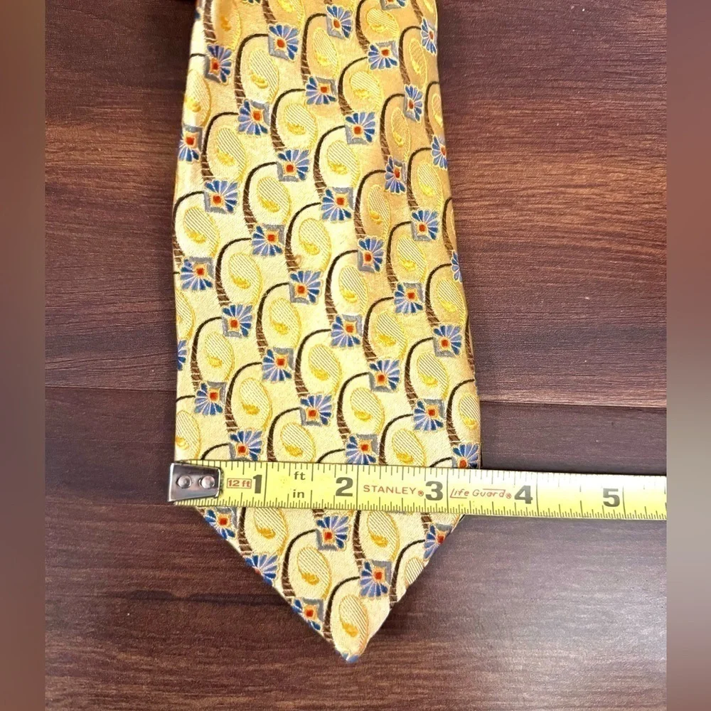 JOS. A. BANK Signature Gold Golden Yellow Pure Silk Necktie Made in Italy